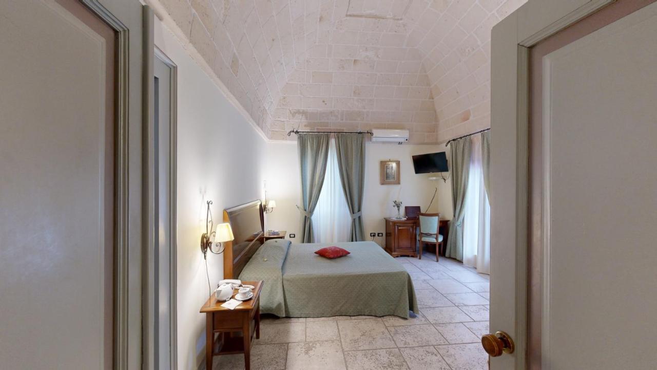 Relais Reggia Domizia Hotel มันดูเรีย ภายนอก รูปภาพ