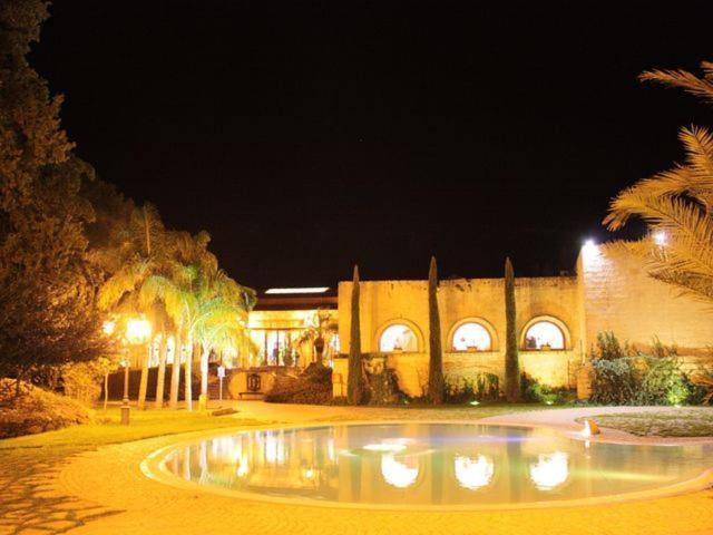 Relais Reggia Domizia Hotel มันดูเรีย ภายนอก รูปภาพ