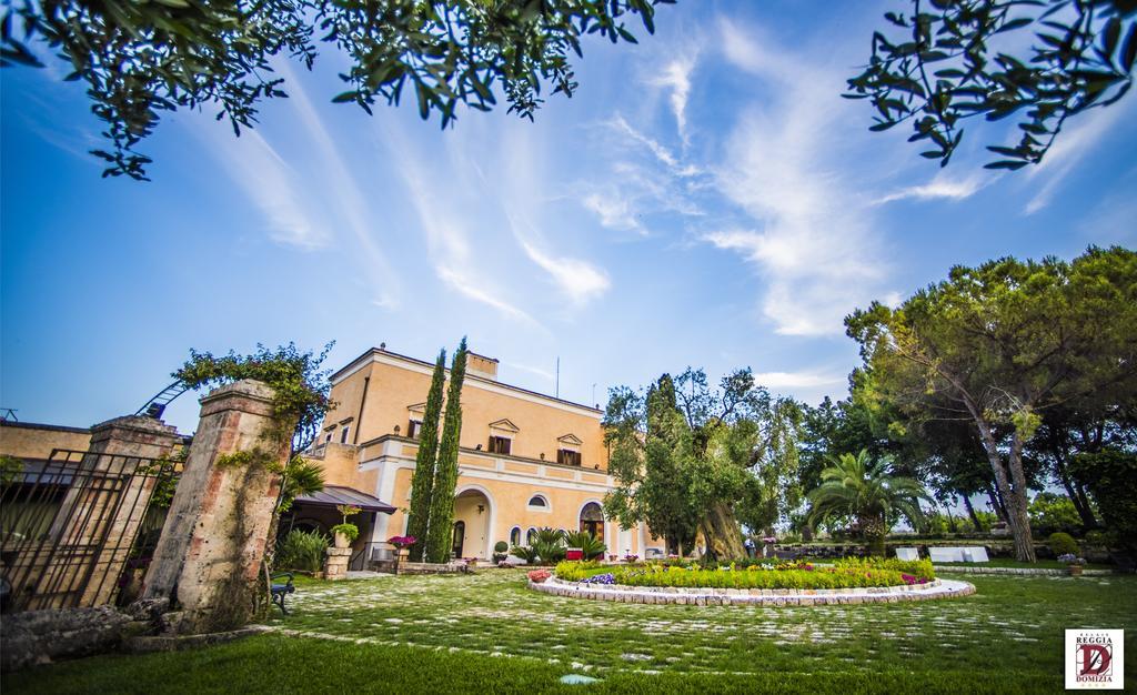 Relais Reggia Domizia Hotel มันดูเรีย ภายนอก รูปภาพ